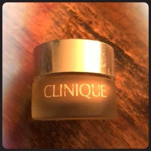 Clinique Concelear Hazelnut